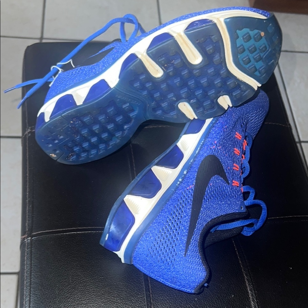 Nike Blue and Black Sneakers with Zigzag Sole - Picture 3 of 3